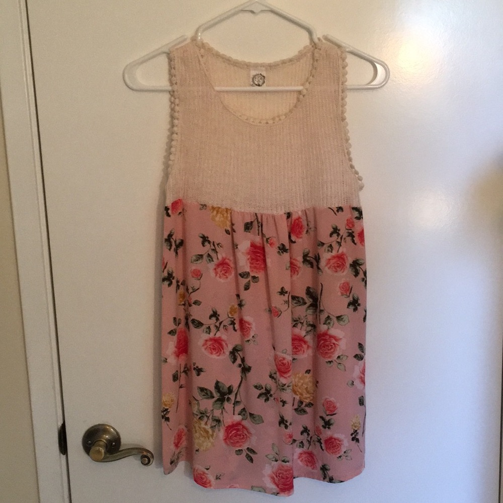 Sleeveless blouse